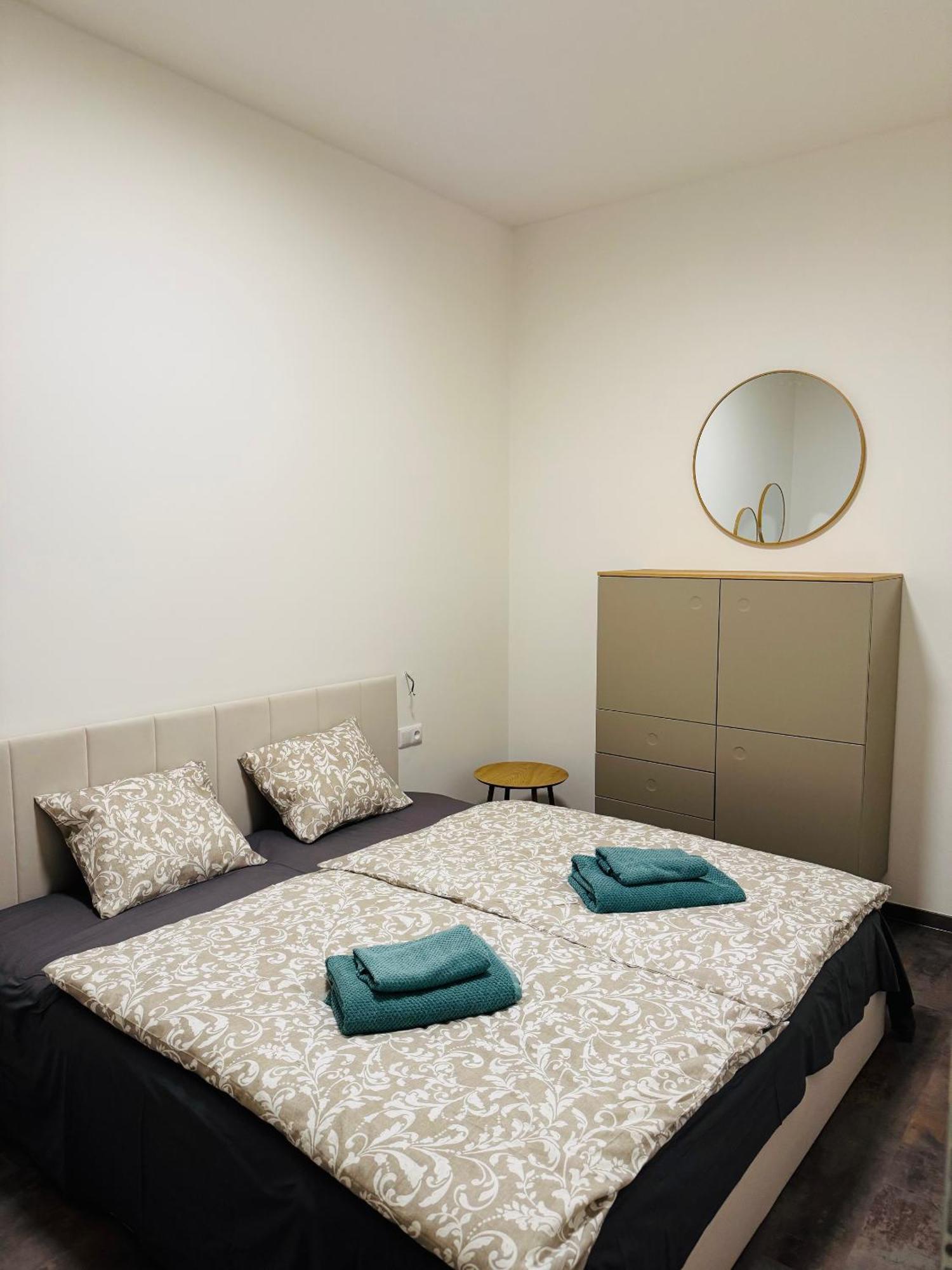 Pearl Bee Deluxe Suites Plzeň Dış mekan fotoğraf